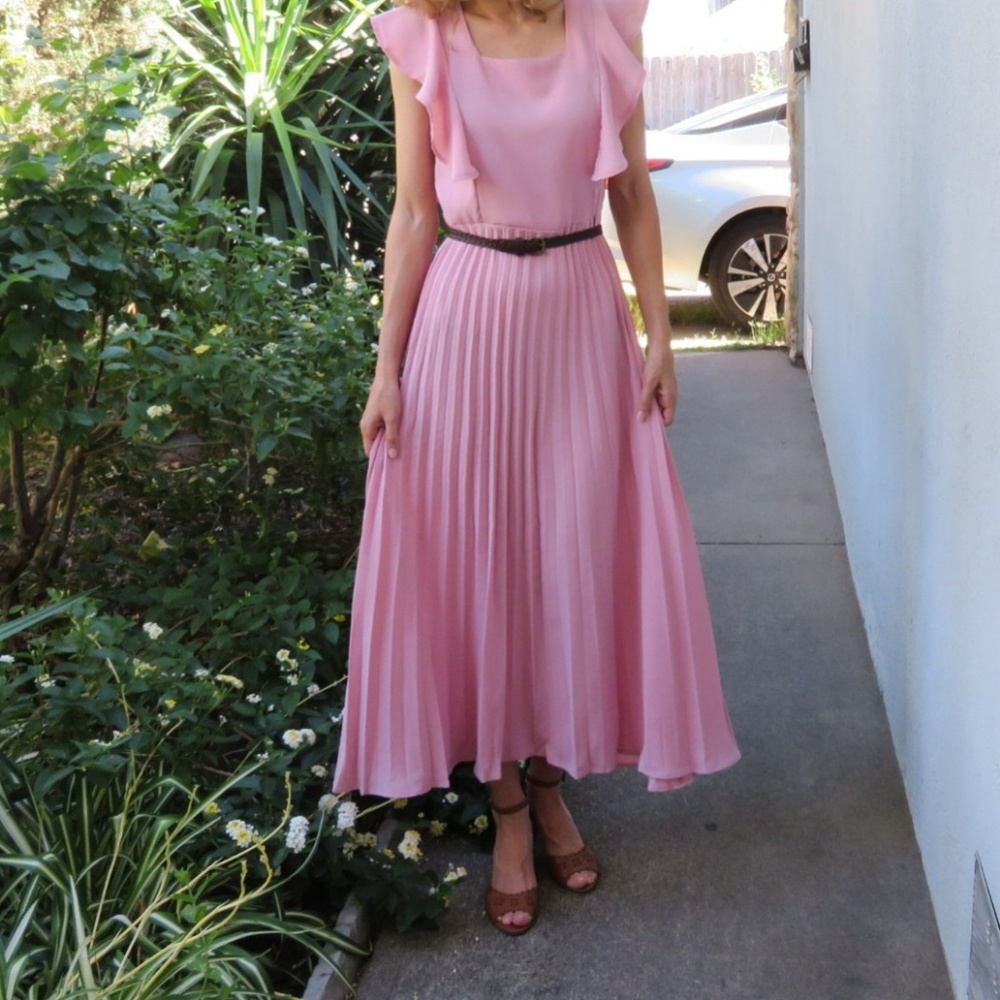 🎉HP!Last one! Pleated Blush Dress - Picture 3 of 4